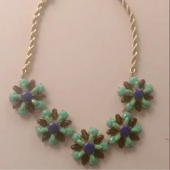 Banana Republic Statement Necklace Gold Tone - Picture 4 of 5